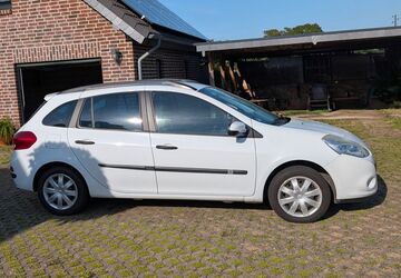 Renault Clio 98.000 km 3.750 &euro; Xanten 46509