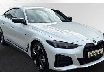 BMW i4 23.268 km 61.490 &euro; Wesel 46485
