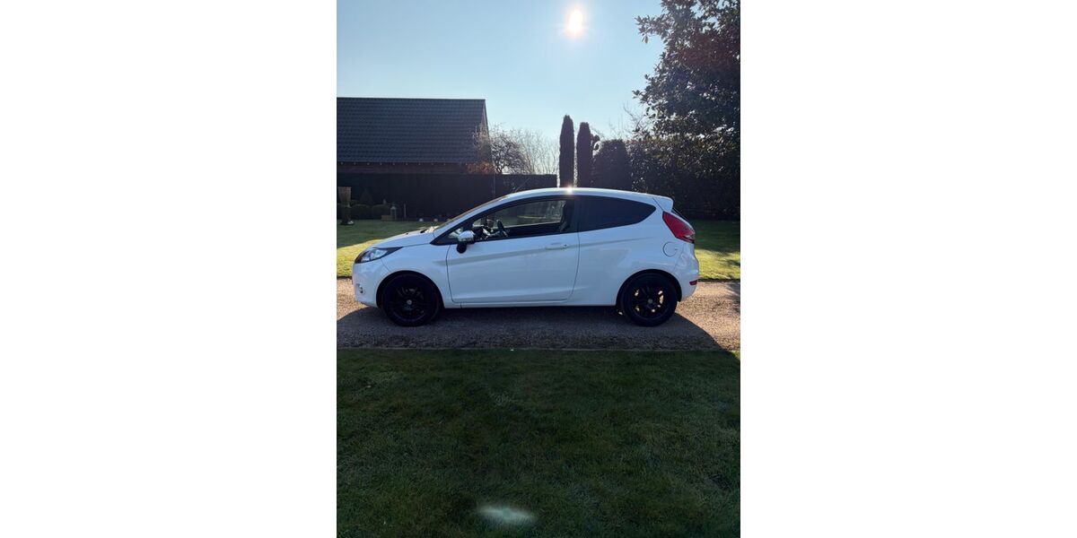 Ford Fiesta 130.559 km 3.999 &euro; Bocholt 46399